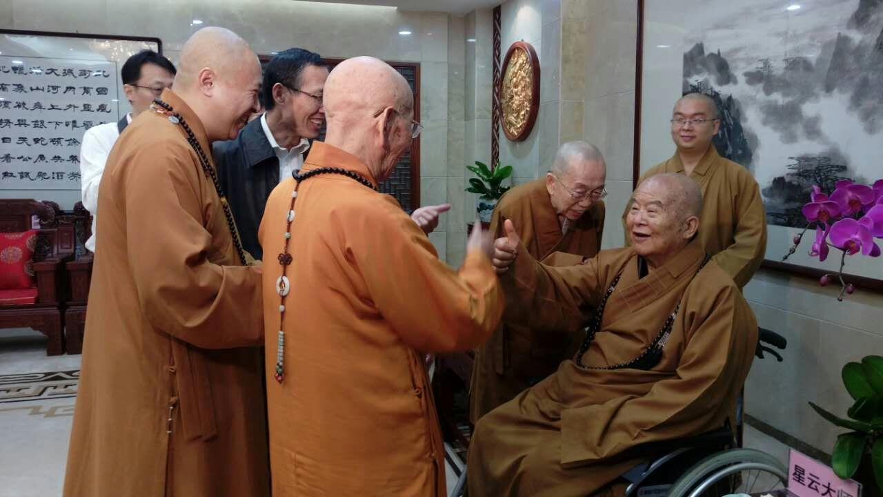 妙安老和尚对星云大师一行来皖参访表示欢迎,并希望台湾与安徽佛教界
